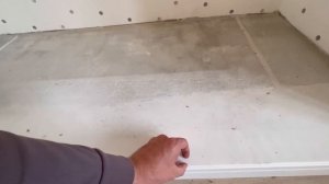 Как сделать плинтус и встроенный шкаф красиво. Небольшое знакомство.