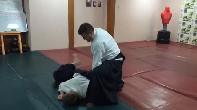 Aikido yokomen uchi sankyo(omote, ura) смотреть онлайн