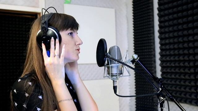 Песня в подарок. Запись в студии звукозаписи IN/OUT Records. смотреть онлайн