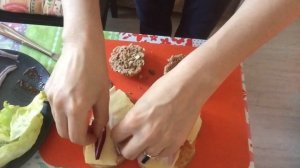 Как приготовить гамбургер дома /Бургер из хлеба и котлеты рецепт/Бургер в домашних условиях