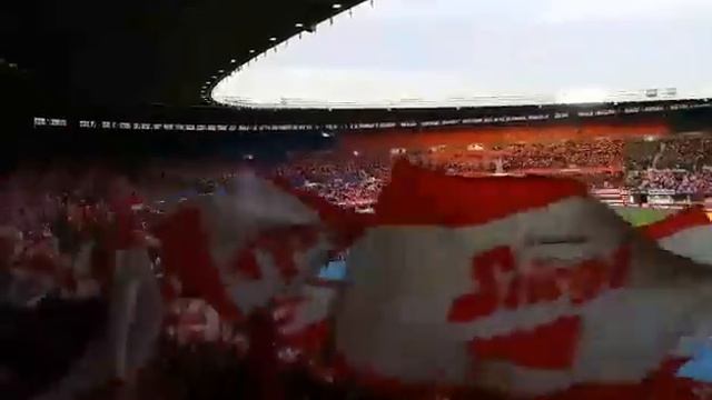 Atmosfera në stadium, në ndeshjen Austri - Shqipëri - Zëri смотреть онлайн