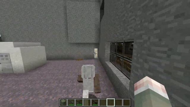 СПРЯТАЛСЯ С БАБКОЙ ГРЕННИ ПОД КРОВАТЬЮ ОТ ДЕНЬ 17 В МАЙНКРАФТ SCP DAY 17 MINECRAFT GRANNY смотреть онлайн