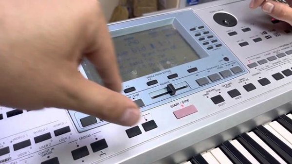 Синтезатор Korg