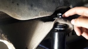 Замена задних стоек амартизатора сузуки гранд витара  XL 7