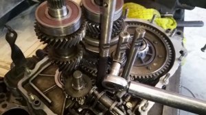 кпп приора непонятная вибрация ,сборка часть 3