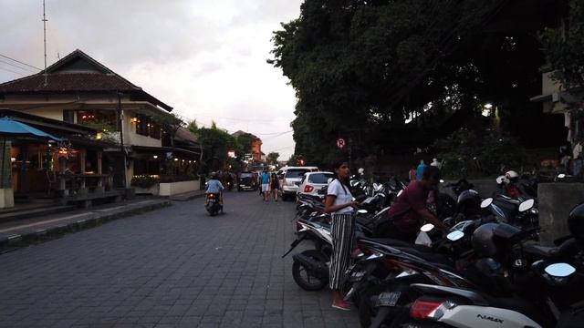 Bali Ubud Market Shopping Tour / 巴厘岛乌布徒步旅行 смотреть онлайн