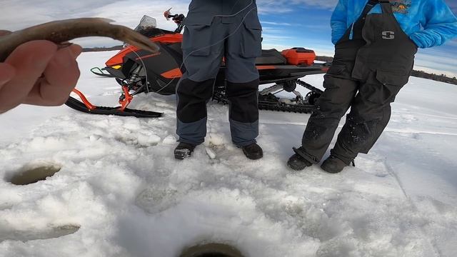 Catching VICIOUS Toothy Fish Through The ICE! (Storm Front Fishing) смотреть онлайн