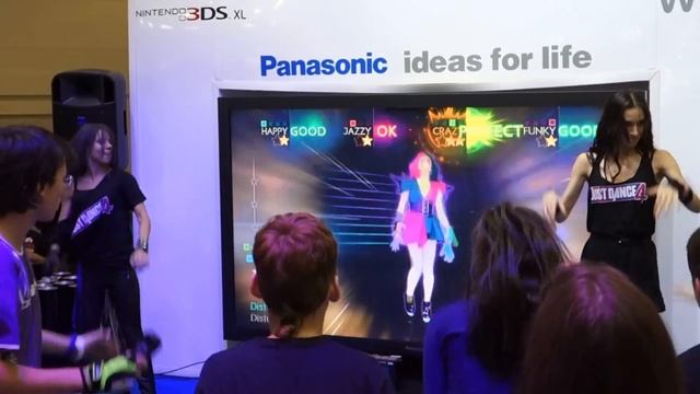 Игромир 2012 - 8. Девушка Nintendo - танцы Just Dance - Rihanna