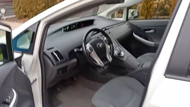 Toyota Prius 1.8 Hybrid 136KM 2011r.