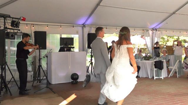 Irish Dancing to Fiddle tune "Swallowtail" смотреть онлайн