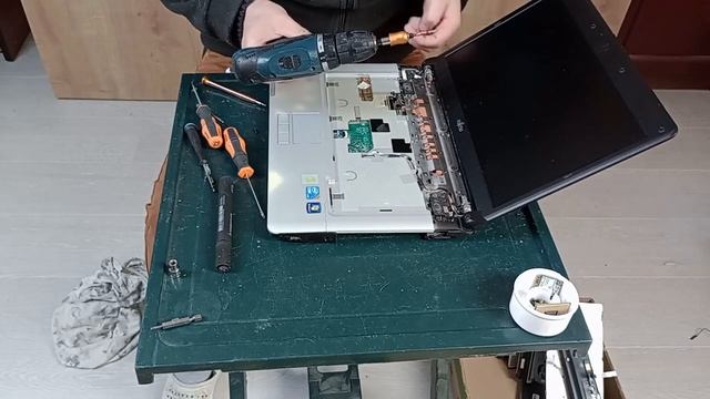Fujitsu Lifebook S710 - disassembly replace - LCD screen motherboard keyboard palmrest bottom case. смотреть онлайн