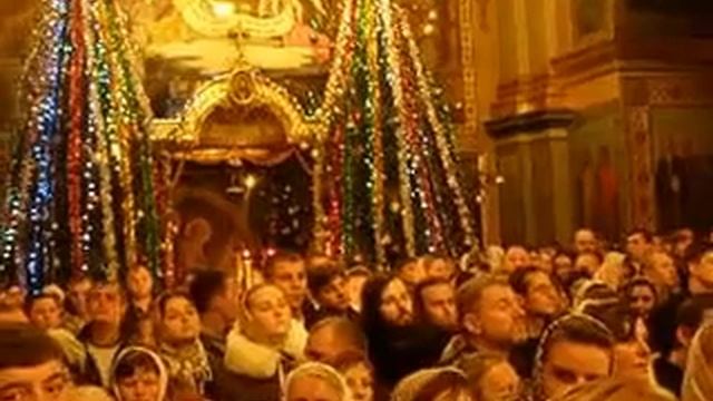 Детский хор «Царское наследие» Свято-Никольском храме Симферополя исполняет колядки. Часть 1 смотреть онлайн