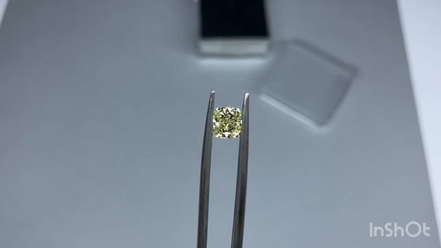 Желтый фантазийный бриллиант натуральный смотреть онлайн