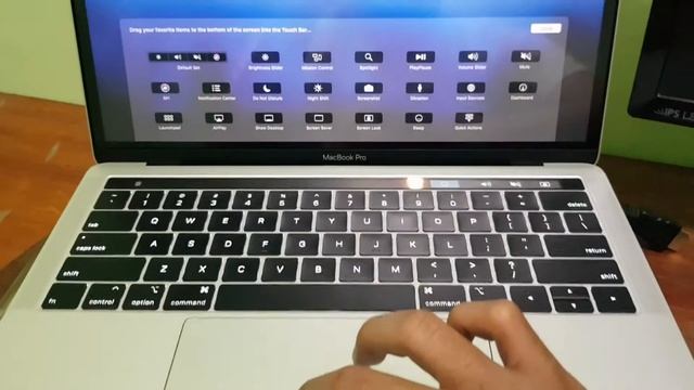 UNBOXING & REVIEW MACBOOK PRO 2018 SILVER (INDONESIA)