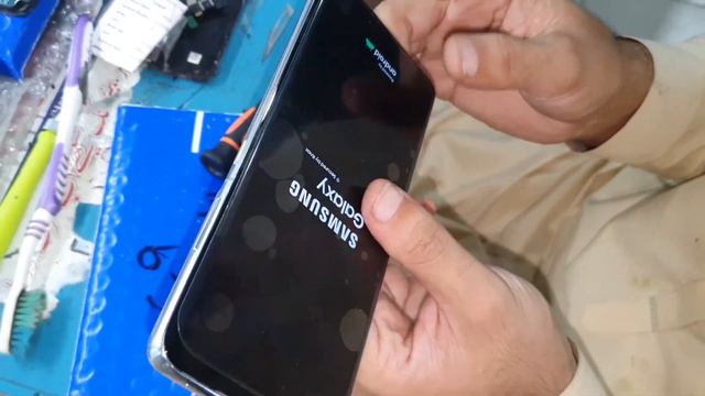 Замена экрана. Samsung Galaxy S21 Ultra Broken Screen Replacement  Mobile Display Restoration