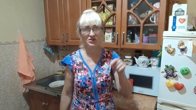 Жизнь в СЕЛЕ!Съездили на рынок/Сажаю капусту,перец/Готовлю вкусный ужин! смотреть онлайн