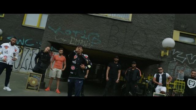 CAPITAL BRA - BERLIN LEBT (PROD.BY THE CRATEZ) смотреть онлайн