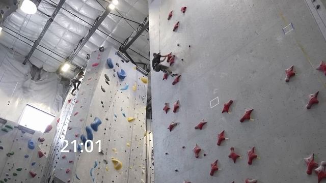 I Tried Rock Climbing With A 40LB Vest смотреть онлайн