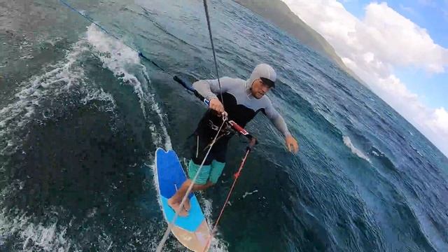 Смена галсов под кайтом на гидрофойле вниз по ветру