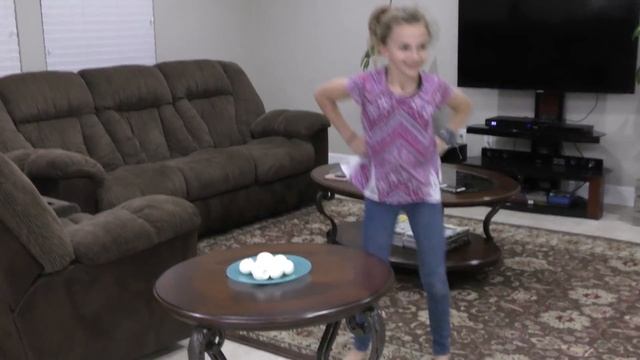 MINUTE TO WIN IT CHALLENGE | OPERATION CHRISTMAS PART 2 | We Are The Davises смотреть онлайн