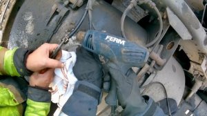 VOLVO FH - Топливозаборник Чистим , устраняем подсос воздуха.