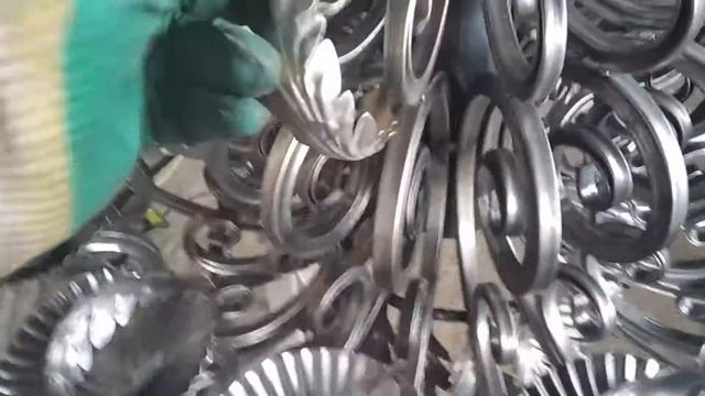 Очень красивая кованая люстра. Как сделать самому