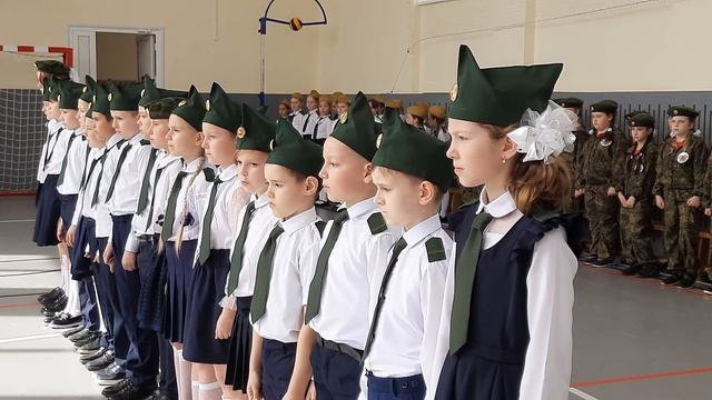 Чеканя шаг под строевую песню смотреть онлайн