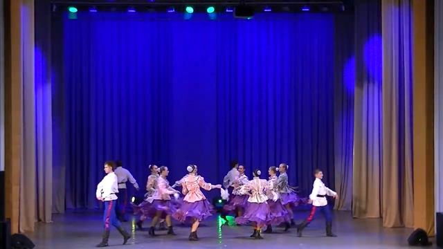 Образцовая Хореографическая Студия "Радость" г Качканар "Я на печке молотила" смотреть онлайн