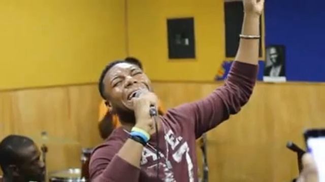 Doran D'Worshipper Williamson "Holy Holy" смотреть онлайн