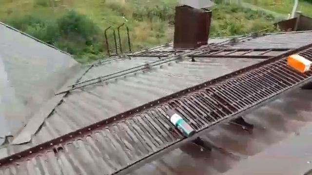 Заказчик Не Проверил кровлю, И Вот Что Получил! Монтаж Кровельных Лестниц и Мостиков | МеталлПрофил смотреть онлайн