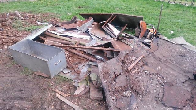 Спб.Будапештская 77.    16.05.2016 , Гибель нашей голубятни.