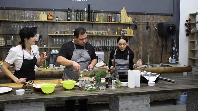 Первый выпуск передачи: И рыбку съесть... смотреть онлайн