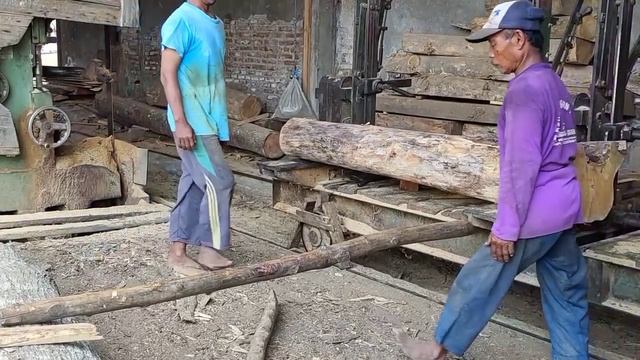 Sawing And Cutting Small Teak Wood With Extraordinary Motifs || #Sawmill
