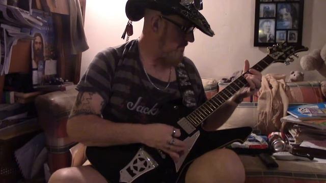 Paul Stanley 1998 Signature Washburn with some shredding on old .... смотреть онлайн