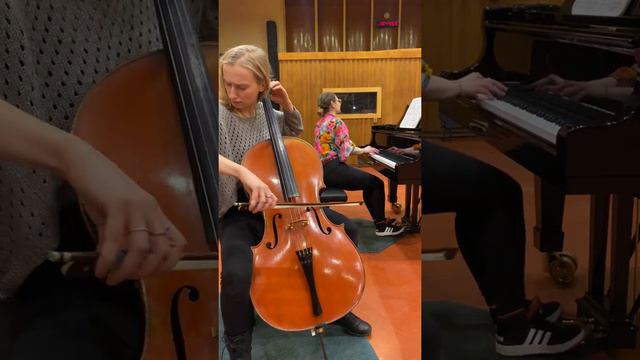 Shostakovich Sonata for cello and piano - Margarita Balanas, Daria Tudor (excerpt) смотреть онлайн