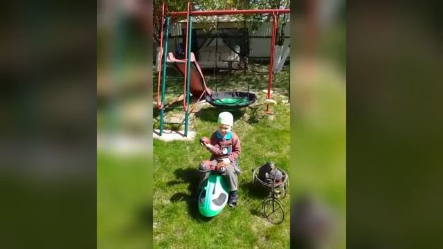 «Божья коровка - красивый маленький жучок» 2 смотреть онлайн