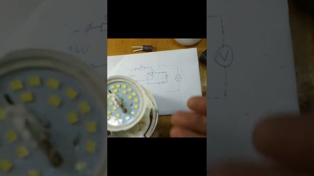 Почему перегорают светодиодные лампы Простая схема проверки конденсатора электролита#shorts смотреть онлайн