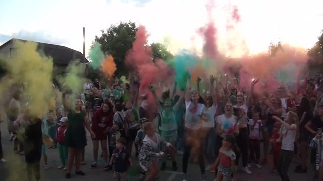 Краски Холи. Варениковская. День молодежи 2019