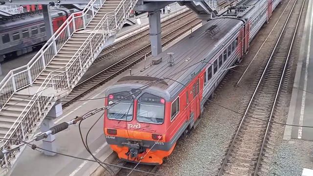 Электропоезд ЭД4М-0025 сообщением Новосибирск-главный-Ояш смотреть онлайн