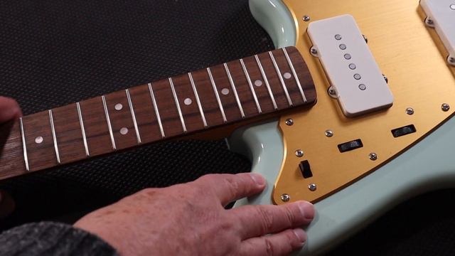 SQUIER CV JAZZMASTER NECK SWAP! смотреть онлайн