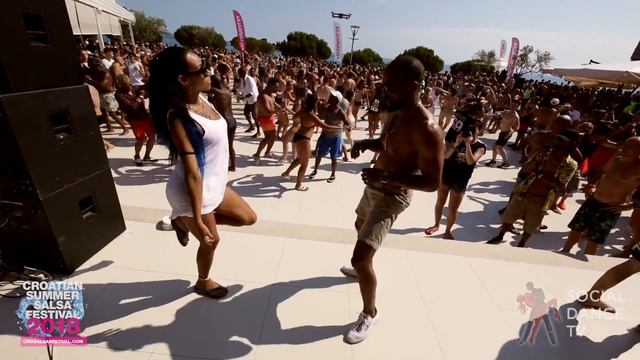 Maykel Fonts & Solangel - Salsa social dancing | Croatian Summer Salsa Festival, Rovinj 2018 смотреть онлайн