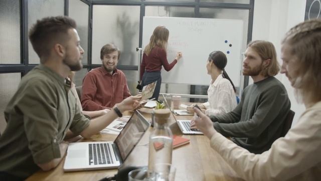 Увидев мужа с подругой, жена решила проучить их. Дальше она сделала то, что шокировало всех! смотреть онлайн