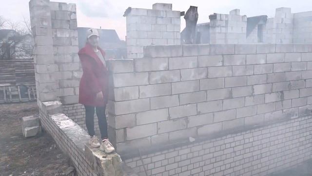 Палим костры прямо в доме! Привезли блоки? смотреть онлайн