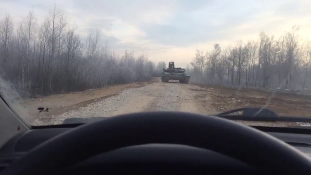 Лобовое столкновение с танком! смотреть онлайн