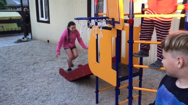 ИГРОВАЯ ПЛОЩАДКА У БАБУШКИ ! Детские спортивные комплексы | Шведские стенки АБСОЛЮТ СПОРТ смотреть онлайн