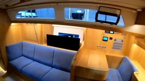 Hallberg-Rassy 44 [Video tour]