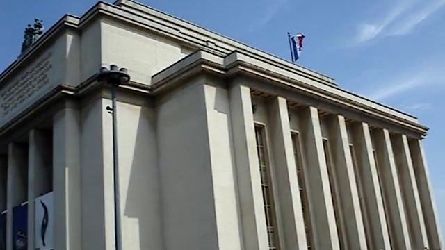 Вид на Эйфелеву башню от дворца Шайо, Париж. смотреть онлайн