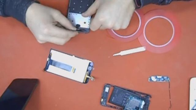 Asus ZenFone Go (ZB452KG) Разбор. Ремонт. Замена дисплейного модуля (дисплея) смотреть онлайн