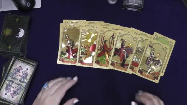 Львы в апреле смотреть онлайн