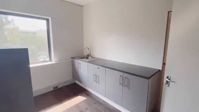 Well located office space available for lease in the Houghton business node смотреть онлайн